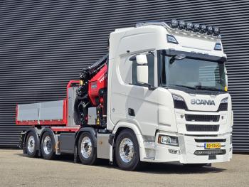 Scania R590 V8 8x2 / HMF 9520 CRANE - JIB - WINCH / TRACTOR